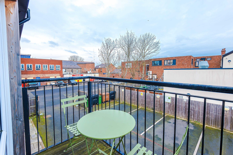 Room 4, Centrally Located Flat off Formby High Street, Sefton