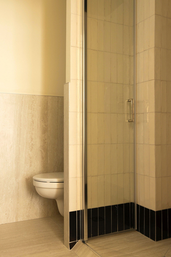 Bathroom 4, Modern Appartement a/c 2br/4p - Montmartre, Paris