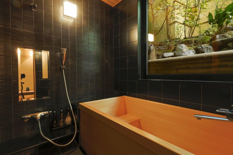 Bathroom 2, Kyoto Arashiyama Onsen Ryokan Togetsutei, Kyoto