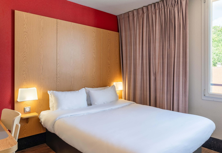 Bedroom 4, B&B HOTEL Lyon Caluire Cité Internationale, Rhône