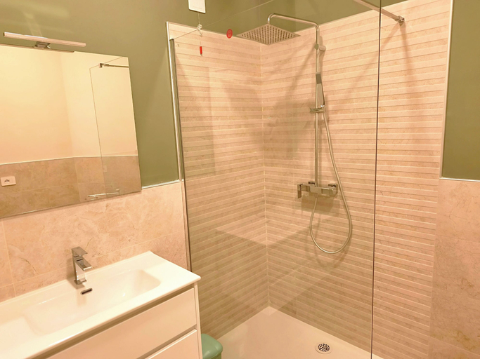 Bathroom 2, le lenze, Isernia