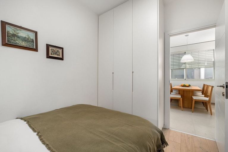 Bedroom 2, Chic Bright Urban Escape by Sea N' Rent