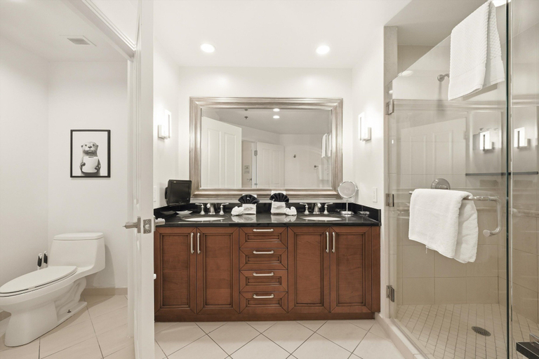 Bathroom 5, MGM Signature - Strip view suite, Clark