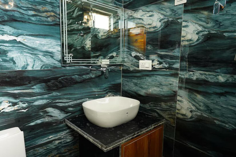 Bathroom 5, Kavin Sparrow - Near Cricket Stadium, Kangra