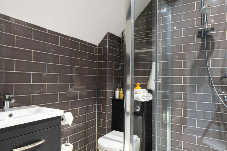 Bathroom 4, The Castle of Brecon Hotel, Powys