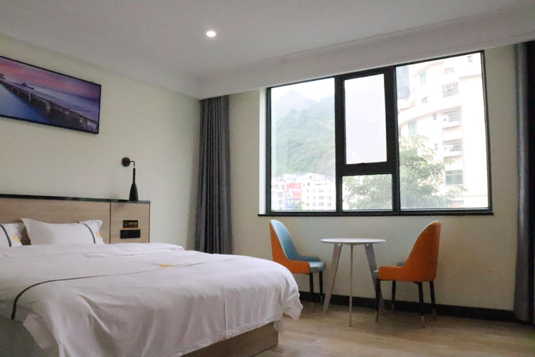 Bedroom 2, Fengshan Puerman Boutique Hotel, Hechi