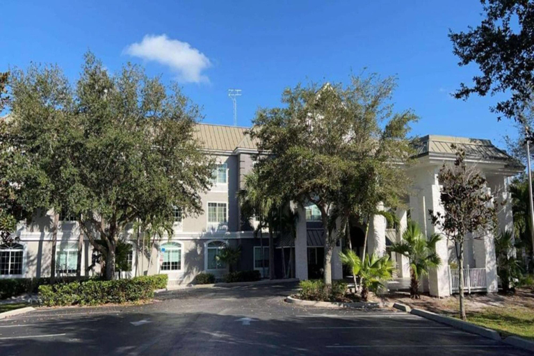 Exterior & Views 2, Hotel Flamingo Inn & Suites Vero Beach I-95, Indian River