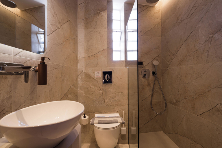 Bathroom 5, Plaza Hotel, Ionian Islands