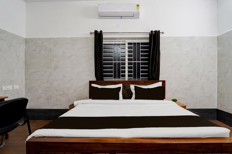 Room 5, Deluxe Townhouse M K Elegance Inn, Coimbatore