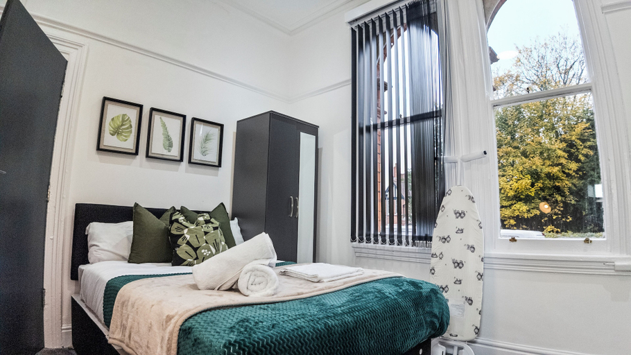 Room 4, Modern Retreat in Birmingham, Sandwell