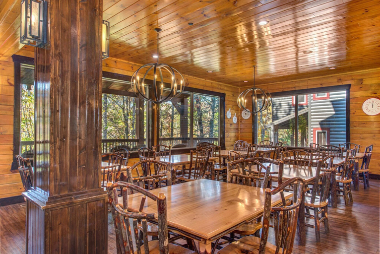 Food & Drinks 4, The Grand Orchard Lodge, Sevier