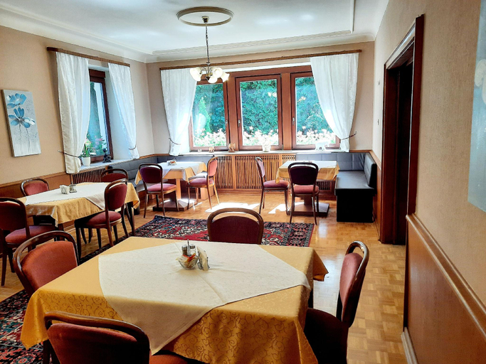 Food & Drinks 4, Hotel Pension Blv Chersruh, Bayreuth