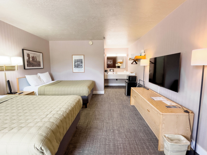 Bedroom 4, Prospector Inn, Garfield