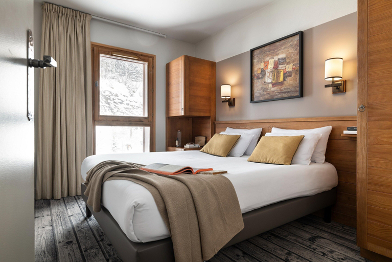 Room 4, Aesthetic 4-person Alpine Sanctuary, Haute-Savoie