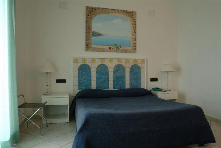 Bedroom 4, Club Sabbiadoro, Salerno