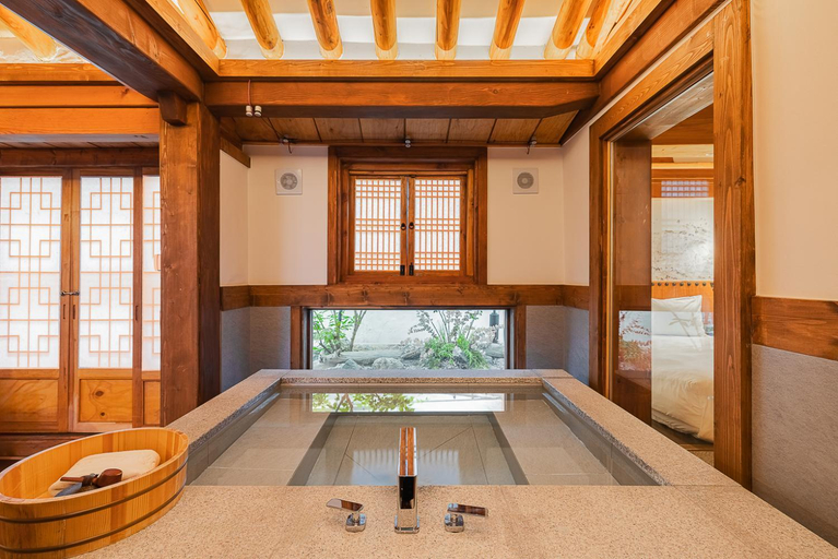 Others 3, Luxury Hanok Subtle Grace, Jongno