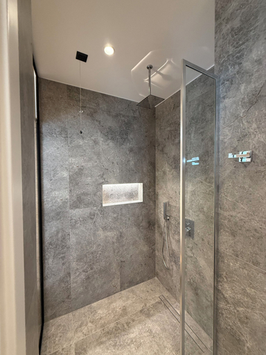Bathroom 3, Marisol Hotel, Sarandës
