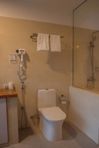 Bathroom 4, Arena Blanca, North Ari Atoll