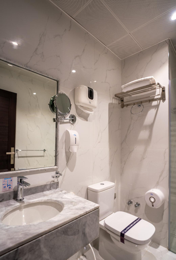 Bathroom 5, Nars Plus Al Basateen , Jeddah