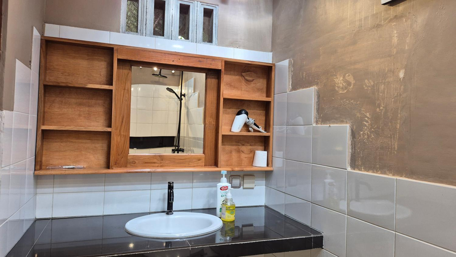 Bathroom 3, Green Haven Homestay, Lombok