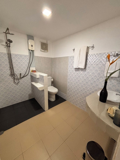 Bathroom 3, Baansuan Suksangob Farm Stay, Yan Ta Khao