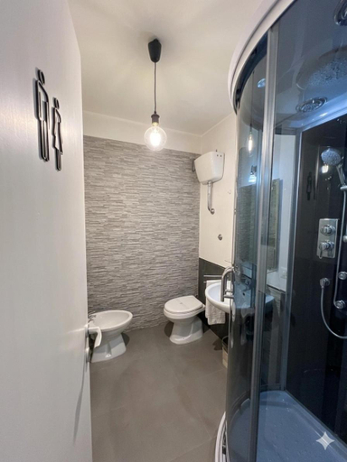 Bathroom 3, La Costa Rooms, Cagliari