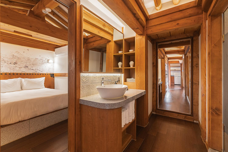 Others 5, Luxury Hanok Subtle Grace, Jongno