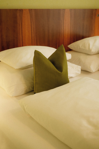 Bedroom 3, Hotel Capricorno, Wien