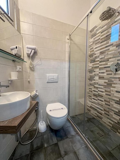 Bathroom 5, Hotel Ilde, Rimini