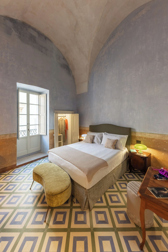 Room 4, PALAZZO VENNERI LLOYD, Lecce