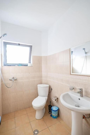 Bathroom 5, Hotel Primavera, Sarandës