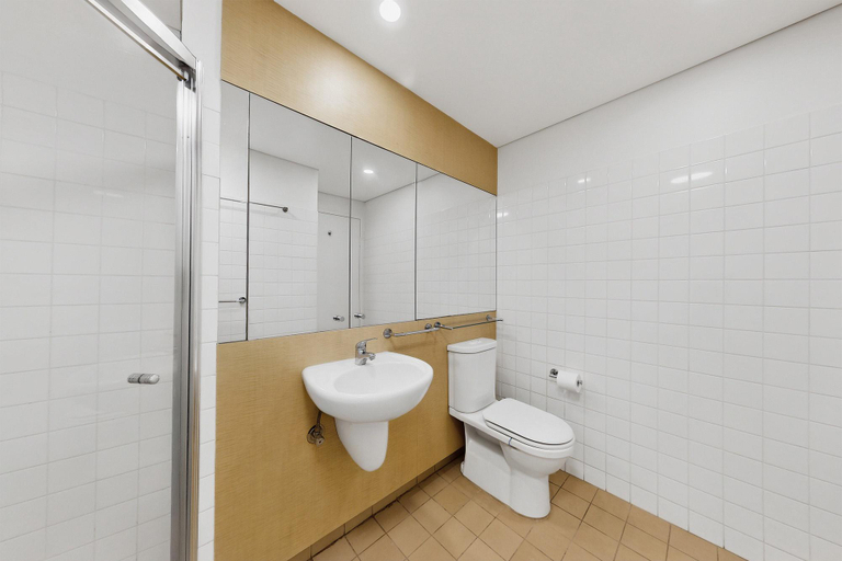 Bathroom 3, Bright 1-bed Apartment in Neutral Bay, Sydney