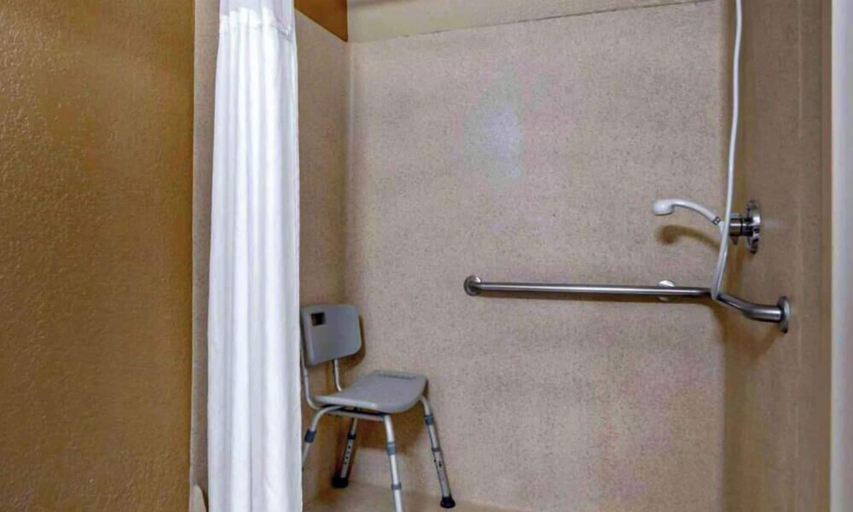 Bathroom 4, Studio 6 Extended Stay Huntsville, AL - US Space & Rocket Center, Madison