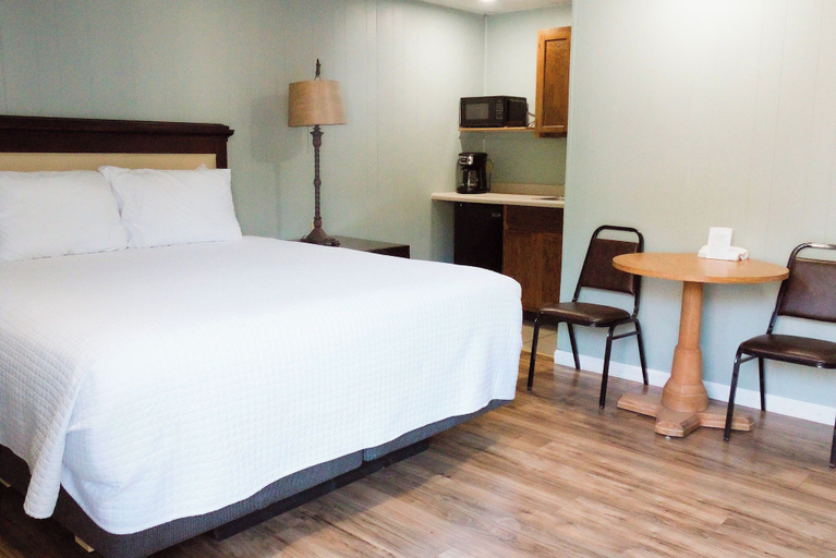 Room 2, Gregory's Lodging and General Store, Shelby