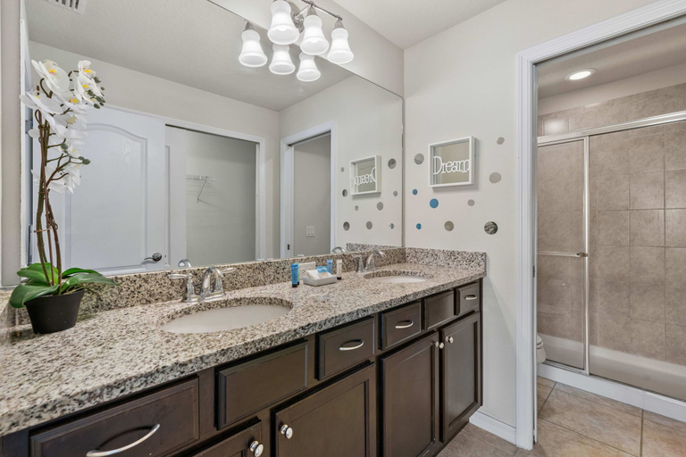 Bathroom 4, 1983 Majorca Drive, Osceola
