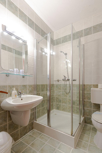 Bathroom 4, Hotel Imperial Gyogyszallo es Gyogyfurdo, Kiskőrös