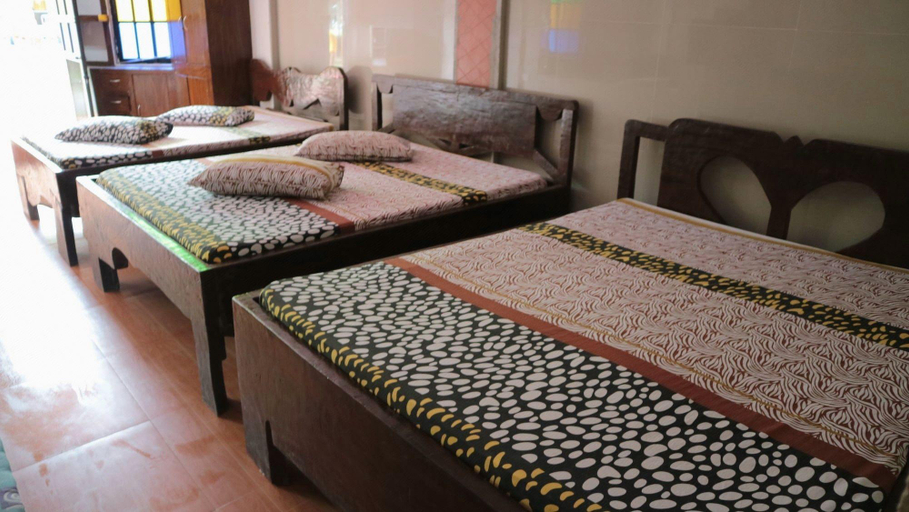 Bedroom 4, Nipa Hut Resort, San Leonardo