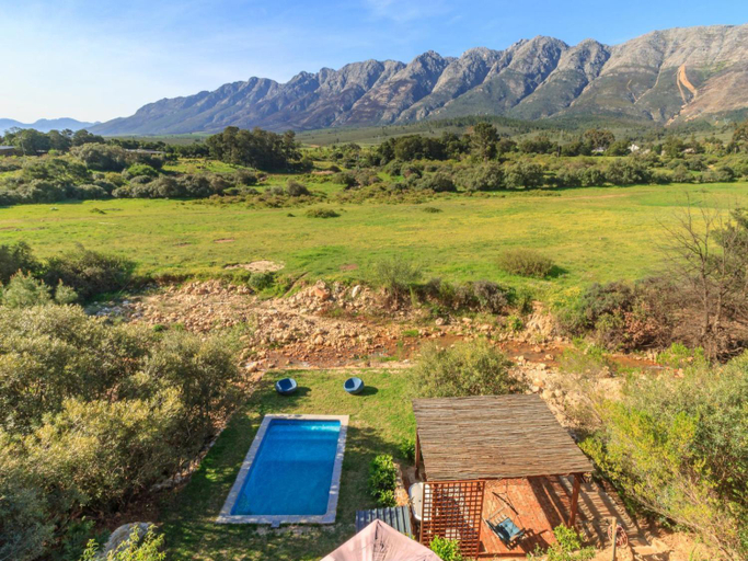 Sport & Beauty 2, Mountain Cabin private hot tub and swimming pool, Cape Winelands
