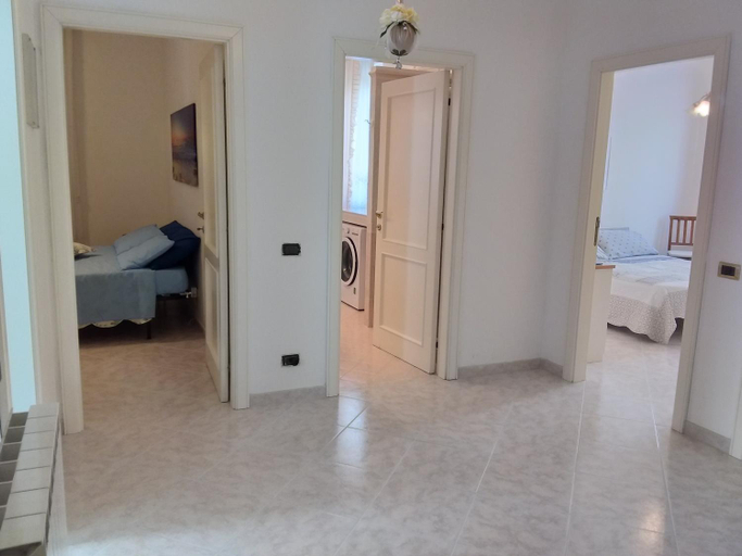 Facilities 5, La Casa Bianca, Ancona