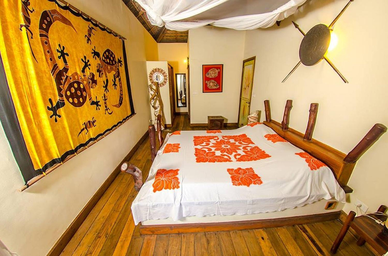 Others 3, Le Zahir Lodge, Diana