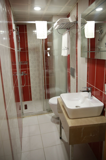 Bathroom 5, Weingart Black Pearl, Fatih