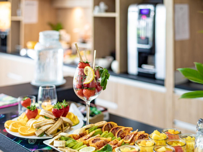 Food & Drinks 4, Sejours & Affaires Grenoble Marie Curie, Isère