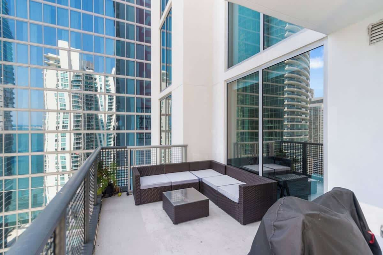 Interior 5, Brickell 1BR Skyline Balcony Corner Suite Walkable to City Centre Luxepad, Miami-Dade