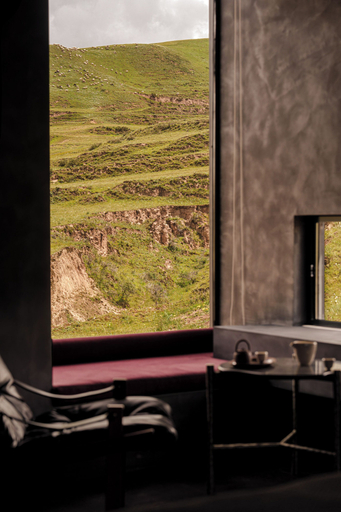 Interior 4, Azara you mu a ba yi qiu jiu dian, Ngawa Tibetan and Qiang