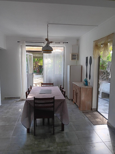 3, Serene 3-Bedroom Villa with Private Pool in Roches Noires