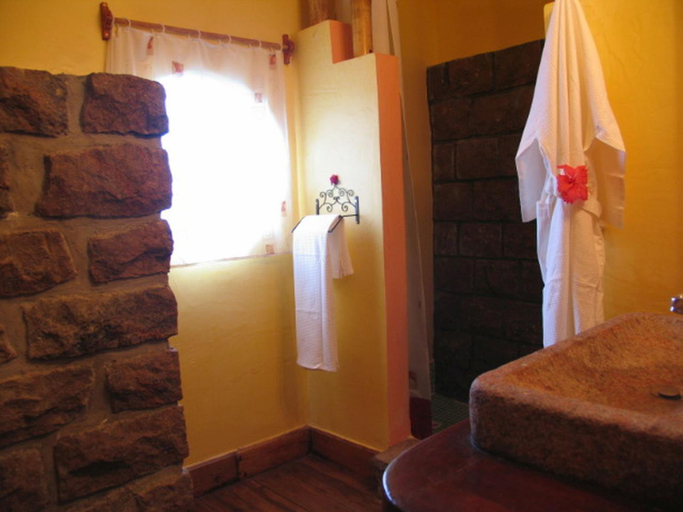 Bathroom, Le Zahir Lodge, Diana