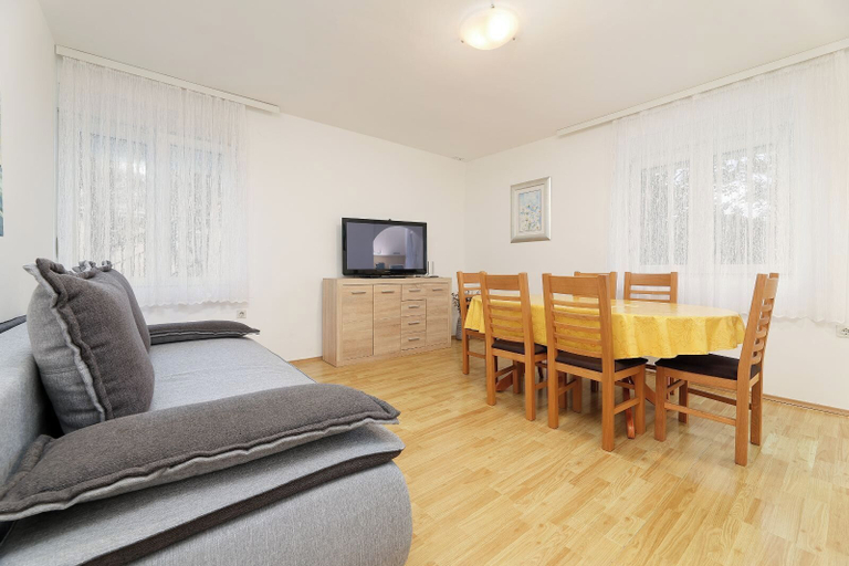 Others 5, Apartmani Pintar, Crikvenica