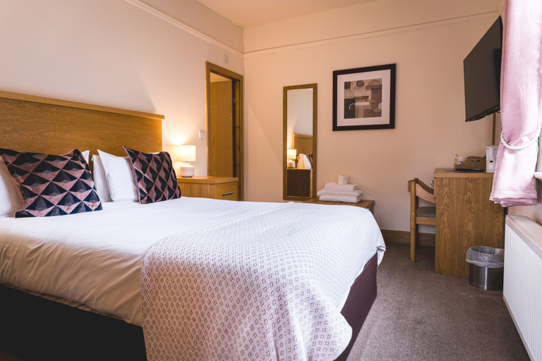 Bedroom 2, Horse and Farrier, Leeds