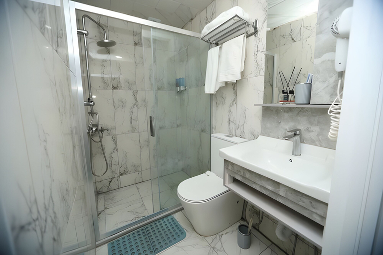 Bathroom 4, Moonlight Boutique Hotel, Baku