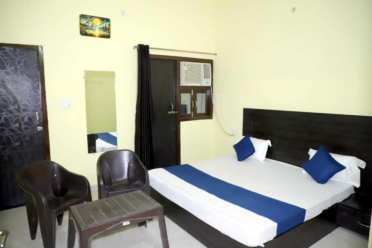 Room 2, Shri Amar Dham Near Prem Mandir Vrindavan, Mathura